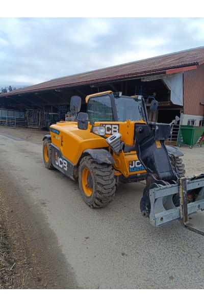 Téléscopique électrique JCB