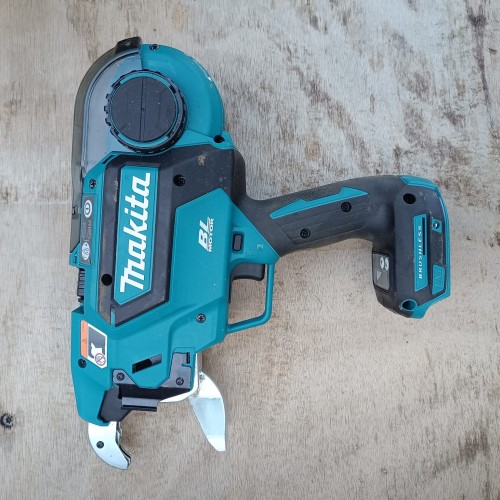 Makita attache treillis